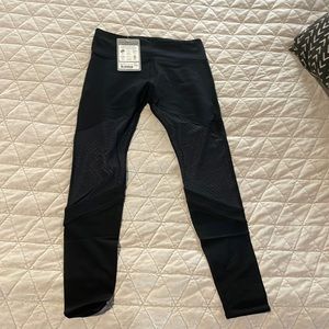 Lorna Jane Rhythm core full length size M NTW